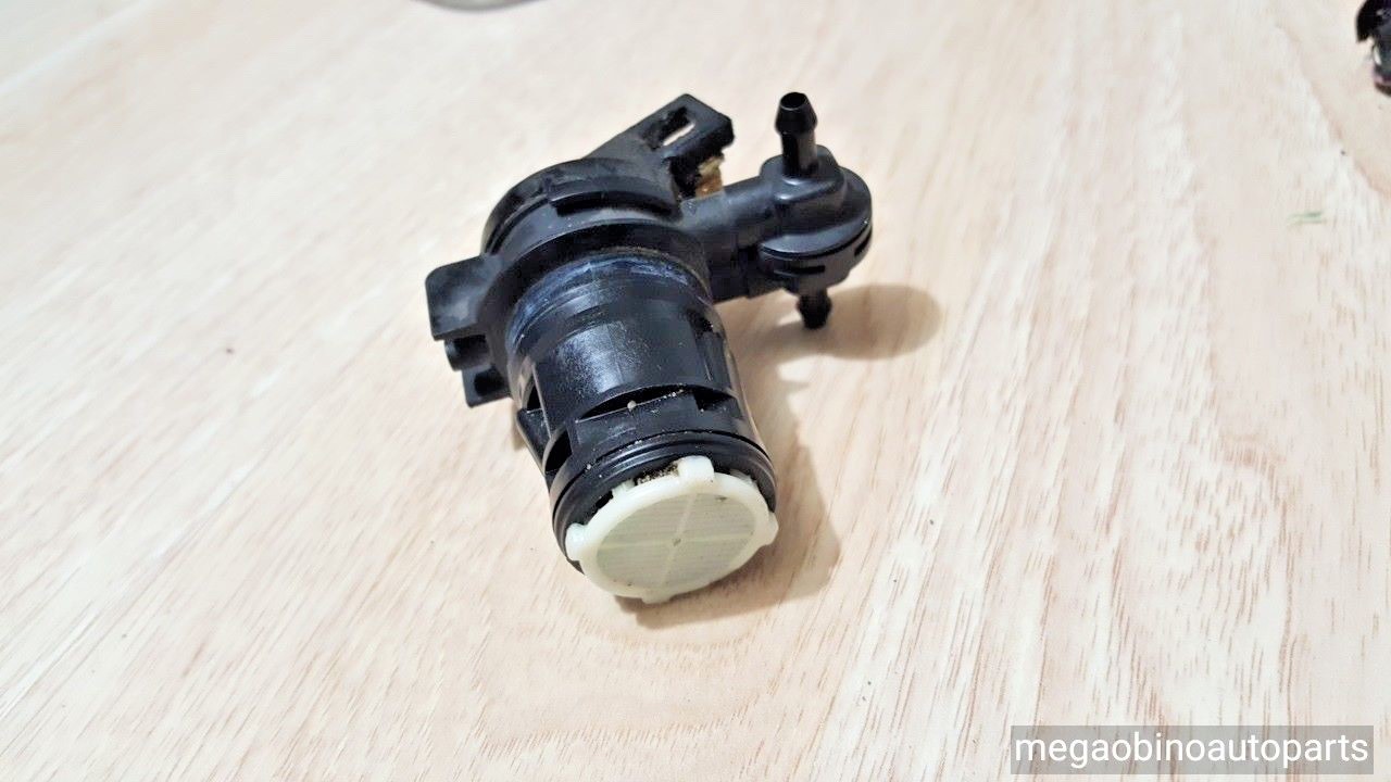 20052010 honda odyssey windshield washer pump 0602105100 oem 1b188 eBay