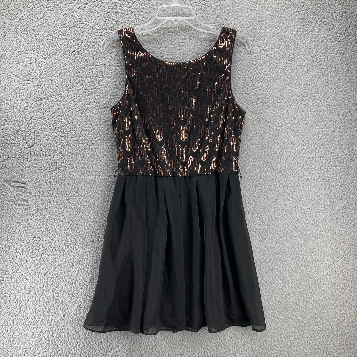 black sequin fit and flare dress & Sz 11 Juniors LBD Sleeveless Bling Love Reign US Size:16 Lancaster Furniture Kylie Jenner Hot Pink Designed in Los Angeles