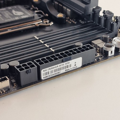 ✅️ Scheda Madre ASUS ROG CROSSHAIR X670E HERO AM5 AMD Serie 7000 8000 9000 DDR5 - Afbeelding 14 van 21
