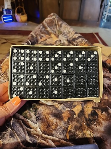 Vintage American Plastic Double Nine Dominoes Set NO. 960 - Picture 4 of 4
