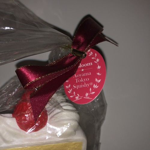 SUPER RARE VINTAGE IBLOOM AOYAMA TOKYO VANILLA SHORTCAKE SQUISHY!!! - Photo 2 sur 3
