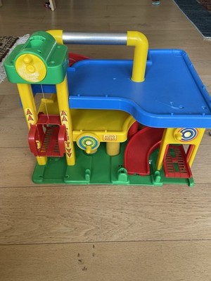 Wader Auto-Waschanlage / Parkgarage   Spielzeug Garage für Autos  inkl. 2 Autos!