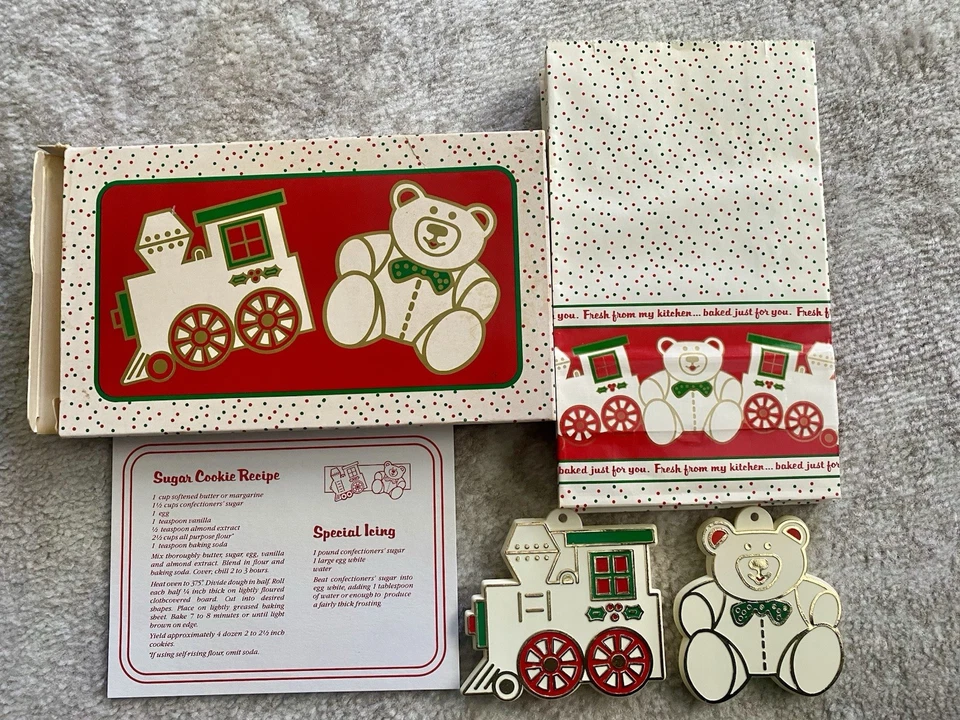 AVON 3" Bear & Train Motor Kit Cortador de Galletas Molde de Arte 1983 De Colección Blanco Verde Rojo Foto 2 de 4