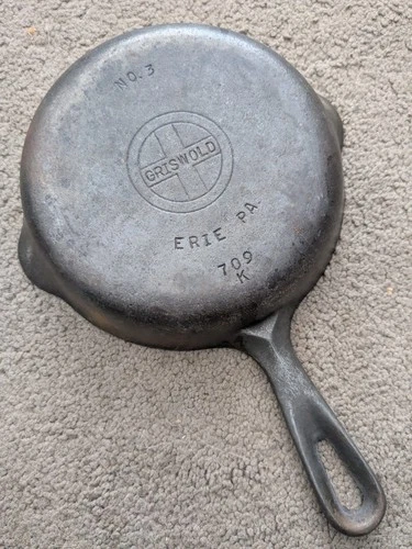 Vintage Griswold No.3  Cast Iron Skillet 709 Erie, Pa