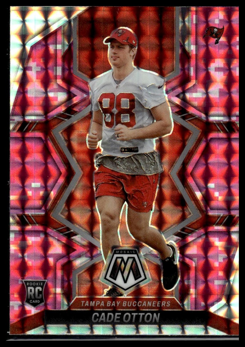 2022 Panini Mosaic #361 Cade Otton Mosaic Camo Pink Rookie