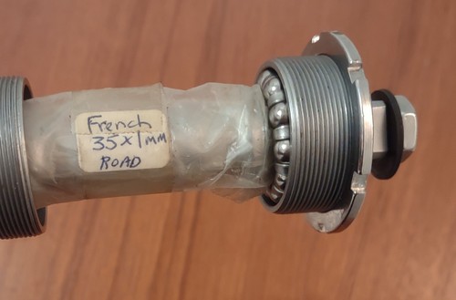 New Old Stock Road BIke Suntour Bottom Bracket Superbe 1980s 1990s - Picture 4 of 4