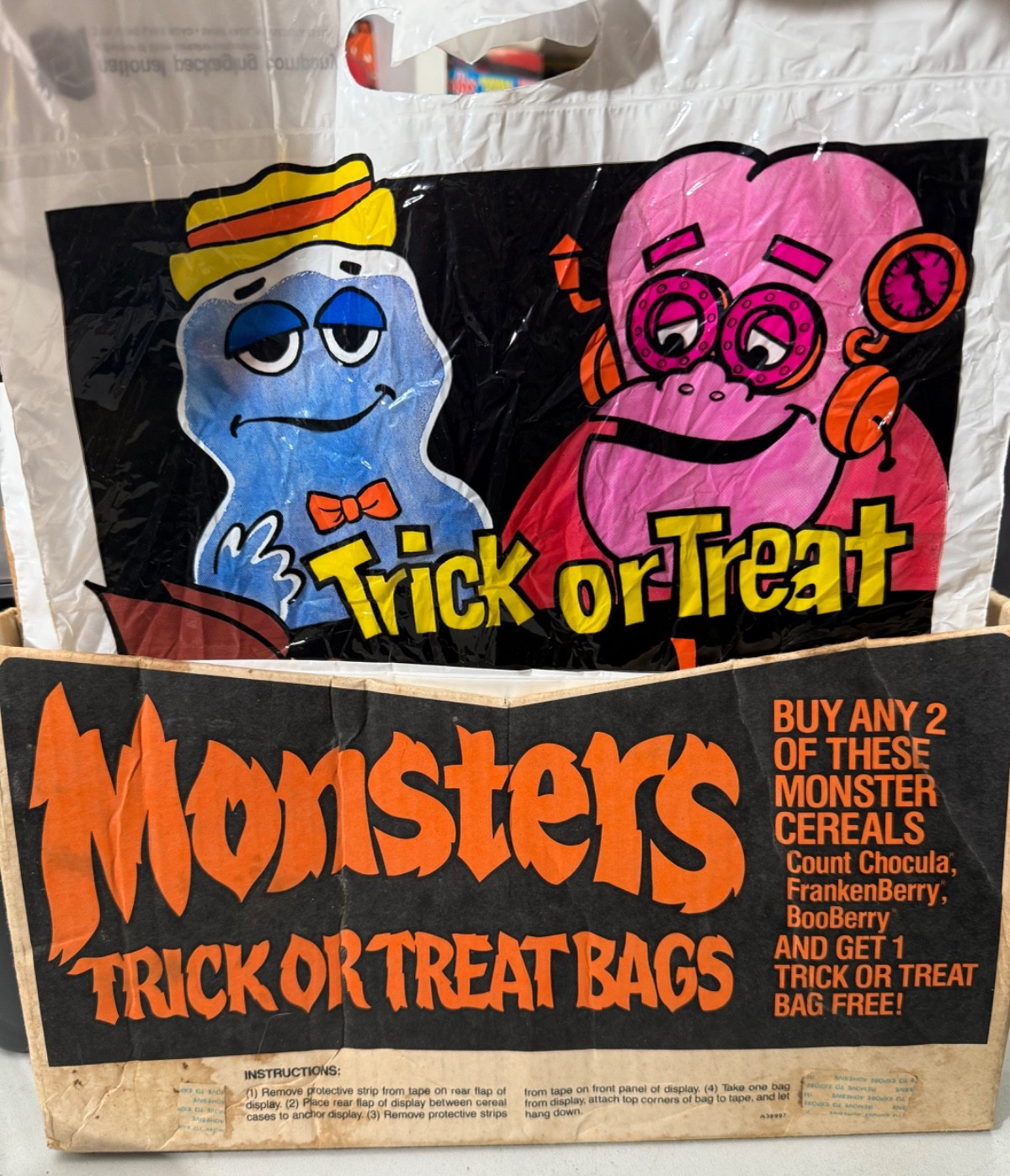Expositor de tienda de Halloween vintage MONSTER CEREALS + bolsas años 70 años 80 Conde Chocula