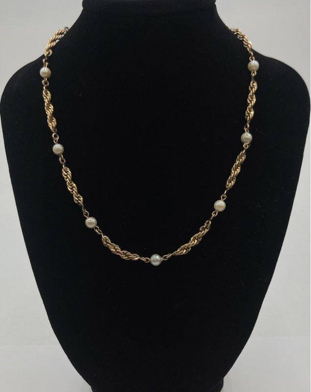 11k Yellow Gold Spring Ring Clasp Pearl Chain Necklace Pearl 11.52 Grams