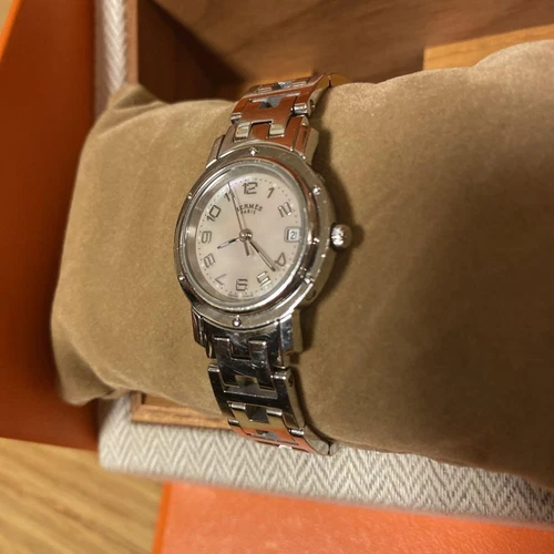 HERMÈS Un Cadeau pour Vous Mêmes HERMES Clipper Coque Rose Montre Pochette Et Boite