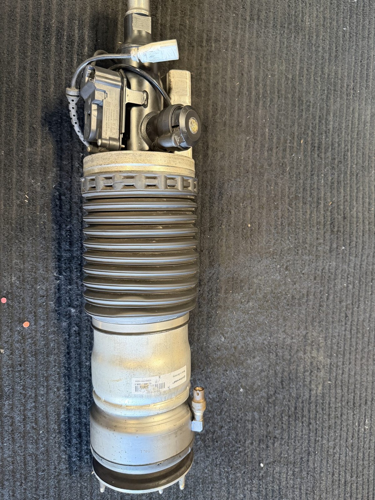 Rolls-Royce Ghost 2009-2019 Front Right Air suspension strut P/N 6862144
