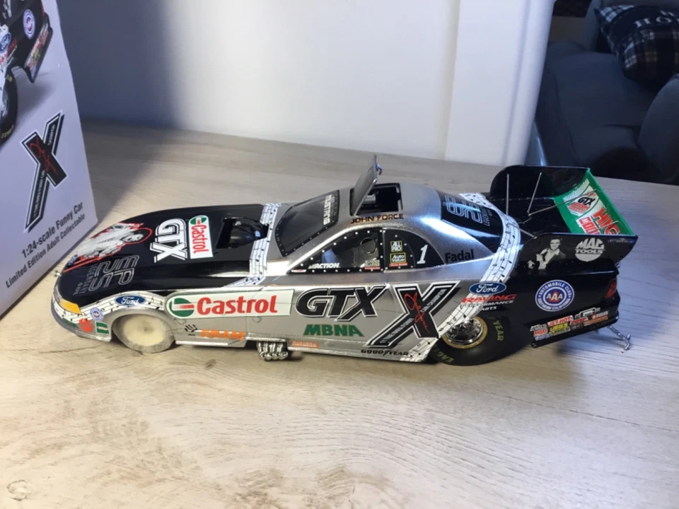 RARO 1:24 John Force ELVIS PRESLEY 2005 25º ANIVERSARIO NHRA DieCast COCHE DIVERTIDO Foto 2 de 4