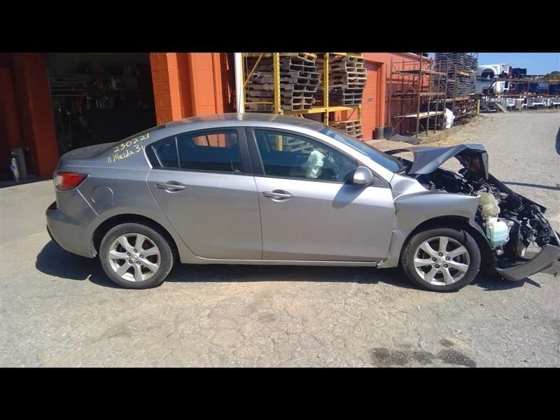 2011 Mazda Mazda 3 Driver side Front Inner Door Trim Panel Black - Изображение 4 из 4