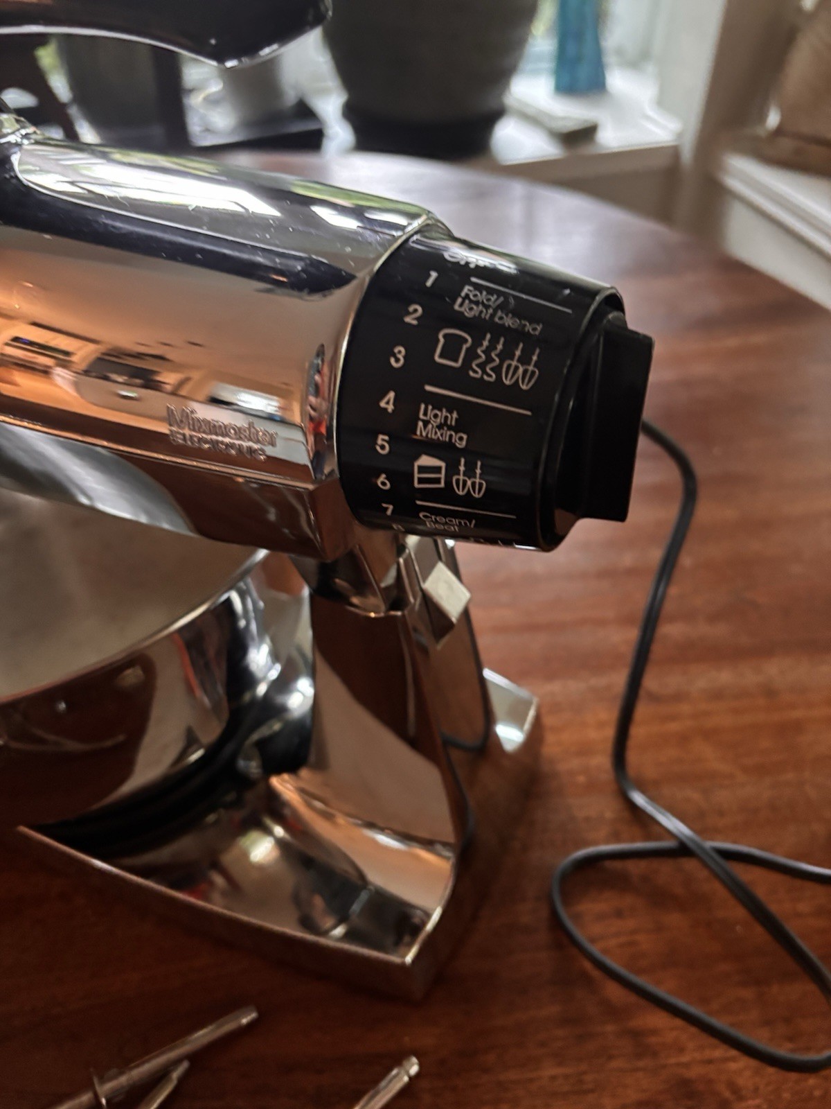 Vintage Chrome Sunbeam Deluxe Mixmaster  12 Speed w/all Bowls, Attachments