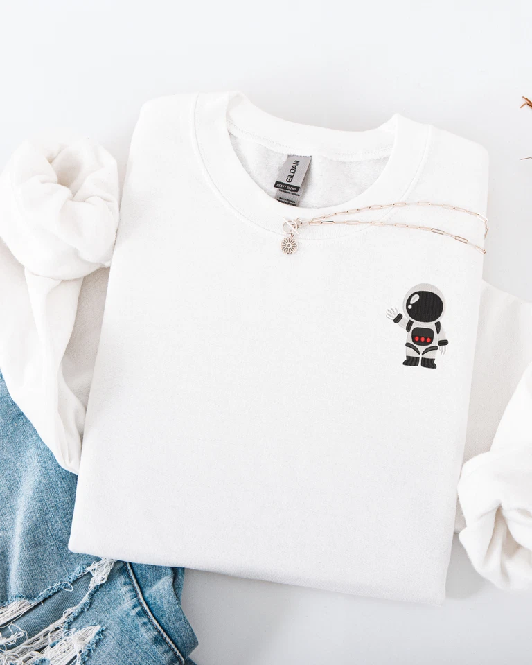 Вышитая толстовка астронавта: пуловер унисекс с круглым вырезом - Изображение 2 из 4