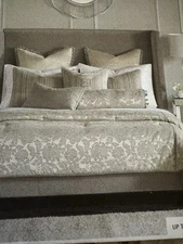 Eastern Accent Queen Bedding Set