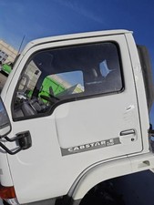Porte avant et accessoires Nissan CABSTAR