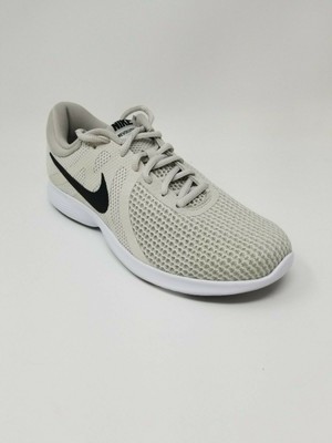 women's revolution 4 running shoe