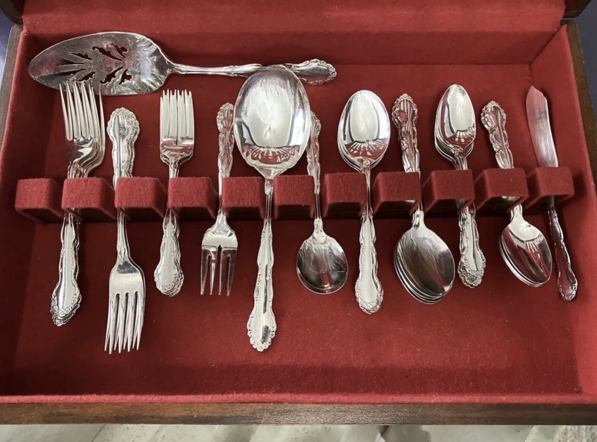 1881 Rogers Oneida Ltd Mid-Century 1959 Flirtation 48-pc Flatware
