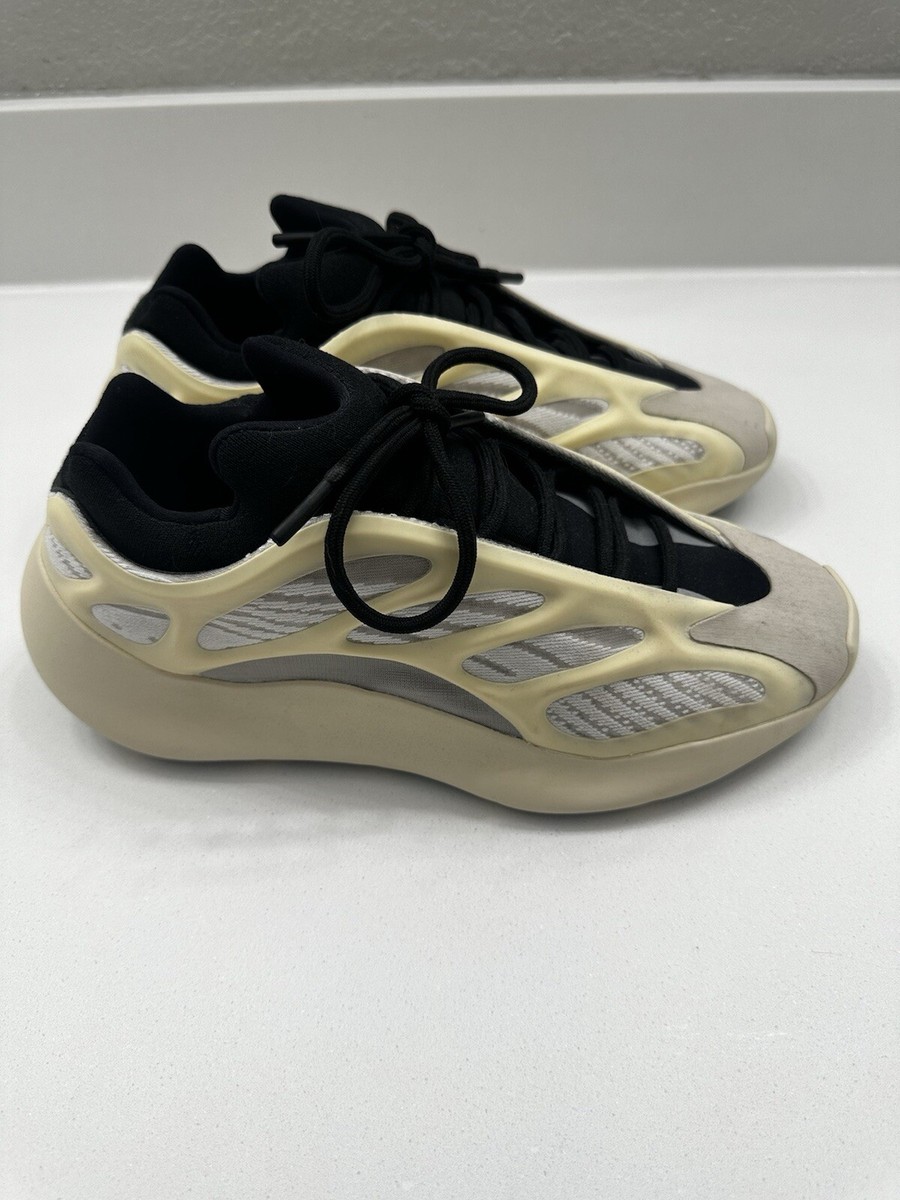 Size 7.5 - adidas Yeezy Boost 700 V3 Azael pre-owned 191982351454