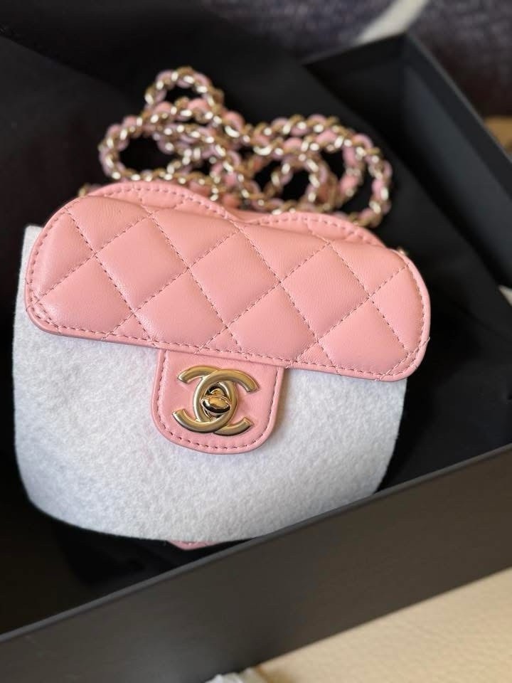 Auth BNIB Chanel 25B Small Heart Bag Pink Lambskin Clutch With