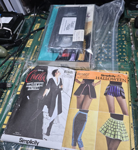 BOND AMERICA TASSEL MAGIC VIDEO KIT & YARN TASSEL MAKER CIRCA 1998 & Others-READ