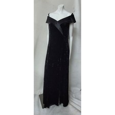 Cachet Black Velvet Off Shoulder Gown Style 58880 Size 14 Formal Evening New