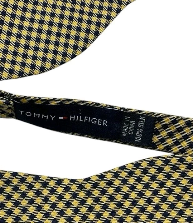 TOMMY HILFIGER Hombre DISEÑADOR Pajarita Auto Negra Amarilla Tartán W:2.7" Usada en Excelente Condición Foto 2 de 2