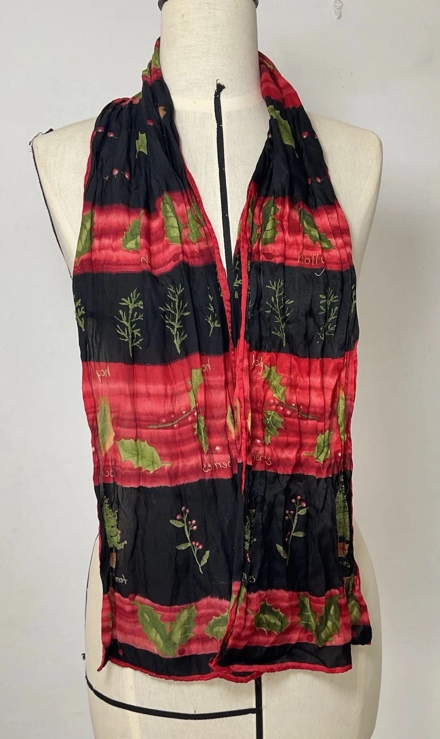 TEM TREES women’s Silk Scarf Featuring Leaf Designs58"/11" EXCELLENT CONDITION
Opens in a new window