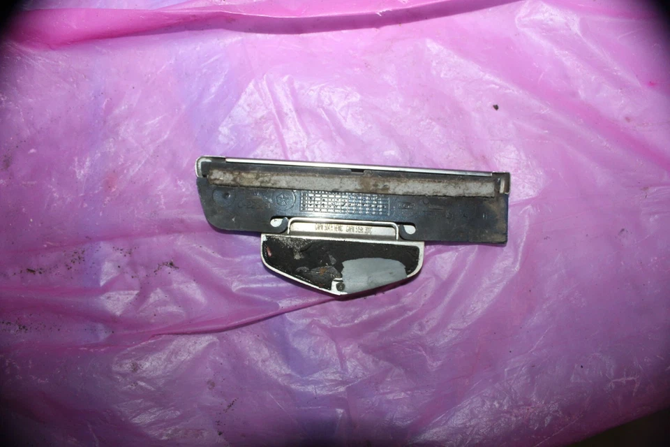 05 06 07 Chrysler 300 Hemi C guardabarros derecho moldura y emblema, azul OEM usado RH PAS Foto 2 de 2