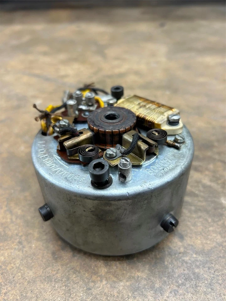 Alternador BMW R60/2 R50/2; R60/2; R69S P/N- 12 31 8 002 203         Foto 3 de 4