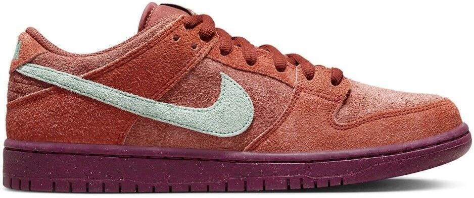 スケートボード Nike Dunk SB Low Pro Premium Mystic RED Nike SB Dunk Low Pro Premium Skateboard Shoe - Mystic Red/Emerald Rise