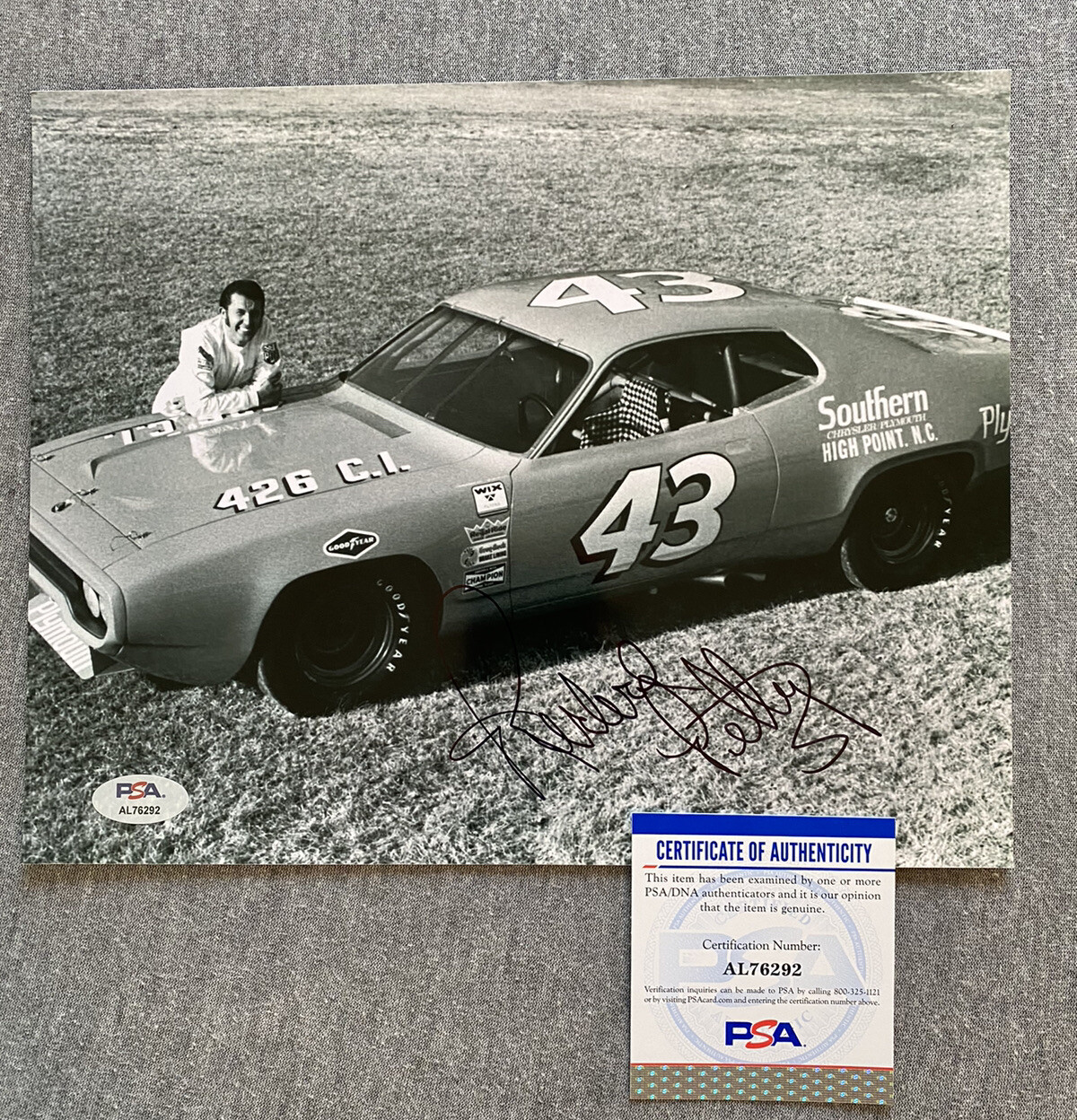 1971 DAYTONA 500- RICHARD PETTY AUTOGRAPH 8x10 PORTRAIT PHOTO PSA/DNA AL76292
