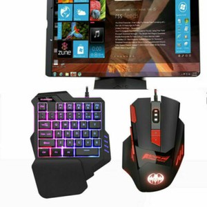 Come collegare una tastiera e un mouse Wireless a una PS4