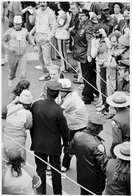 Grete Waitz of Norway reacts after winning New York City Marat- 1980 Old Photo 1