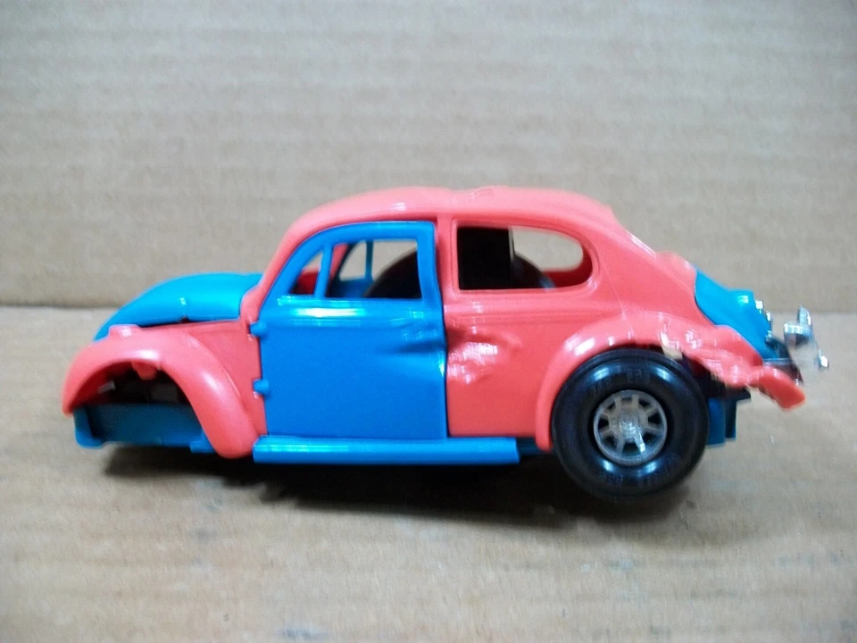 1972 Kenner SSP Smash-Up-Buggem (VW Beetle) ~ Red/Light Blue ~ *Read Description - Image 2 of 4