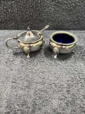 2 versilberte Topf's auf Füßen (1 mit blauem Glas) & (1 mit Löffel) passend