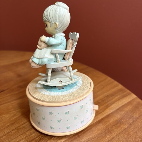 Enesco Music Box Precious Moments “Brahm’s Waltz” Rocks & Rotates Grandma Cat - Picture 4 of 8