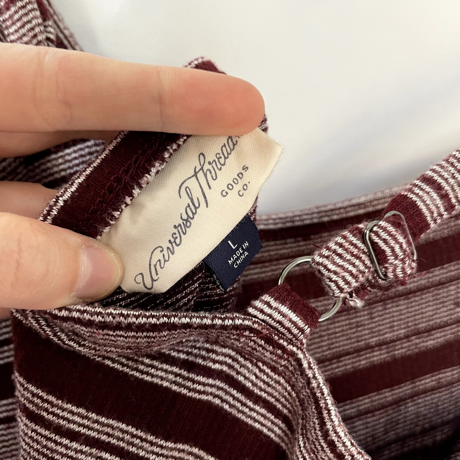Universal thread L Maroon gray chevron striped sl… - image 6