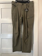 NWT Truewerk Olive Cargo Pants T1 Womens Size 16 Technical Performance Work