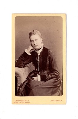 E. Rheinstaedter CDV Photo Lady Portrait / Fine Lady - Wiesbaden 1870s