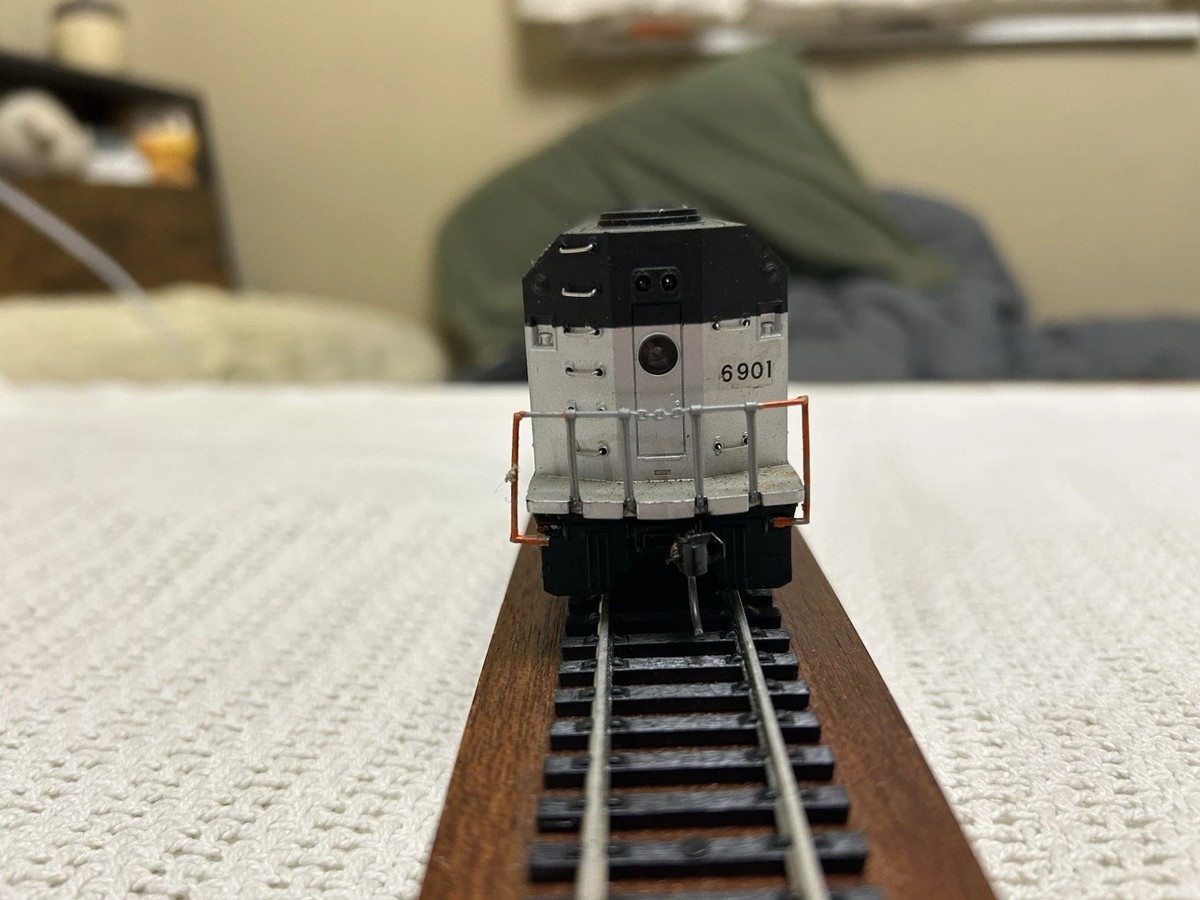 Bachmann Spectrum 87009 HO Scale F40 PH Diesel Locomotive NJ