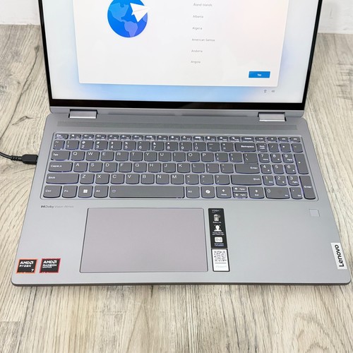 Lenovo Yoga 7 2-in-1 16" 2K Touchscreen Ryzen 7 8840HS 16GB 512GB SSD Gray - Picture 10 of 21