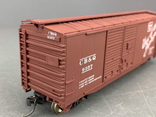 HO Accurail 40’ DD Steel Boxcar CB&Q #9357 RTR w/KD’s Mtl Wls HO5633 - Picture 5 of 6
