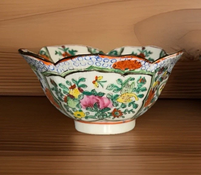 4 cuencos con patrón de flores de loto de porcelana rosa familiar con marca Qianlong Foto 3 de 4