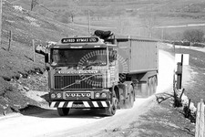 PHOTO ALFRED HYMAS, HARROGATE VOLVO F12 4 WHEEL ARTIC BULK TIPPER A543 LUG