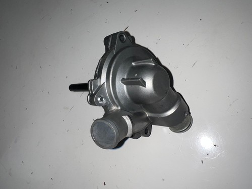 17 24 gsxr 1000 oem low mile coolant water pump assembly - Picture 2 of 4