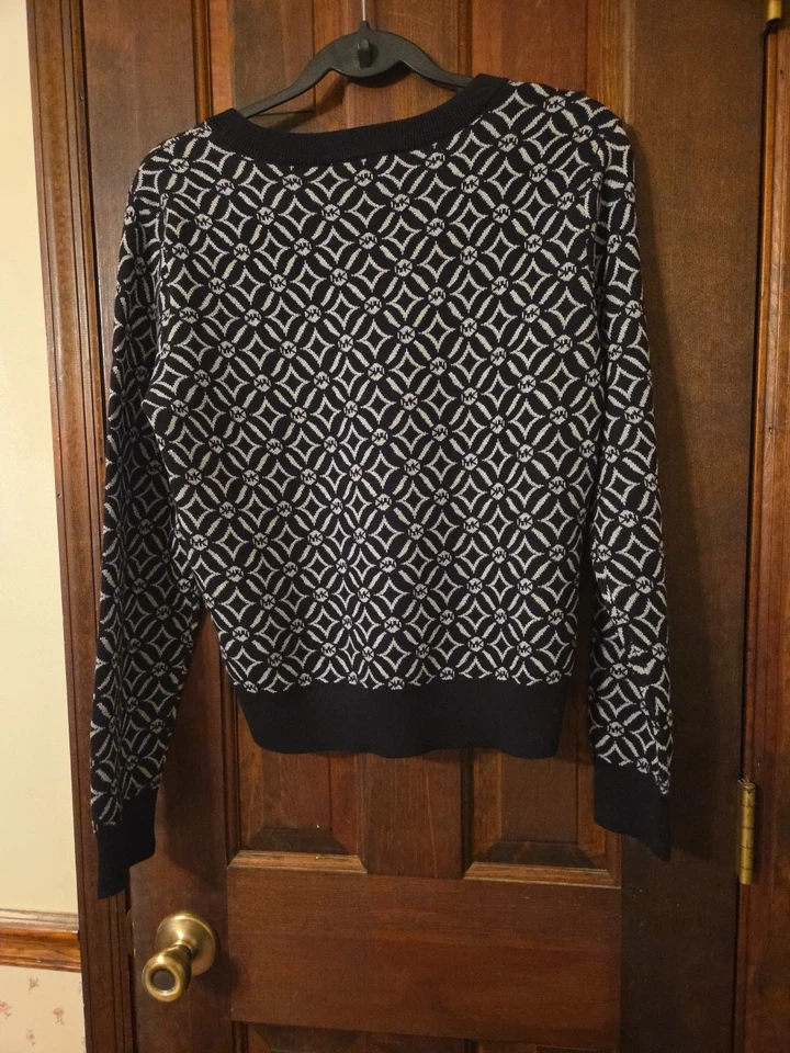 Lindo suéter feminino Michael Kors tamanho G preto com detalhes prateados - Imagem 4 de 4