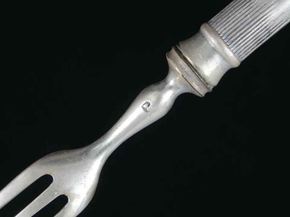 LOTE DE 8 HORQUILLAS VICTORIANAS ANTIGUAS DE PLATA MACIZA 19c ~ 5 7/8" ** 223,9 g Foto 3 de 4