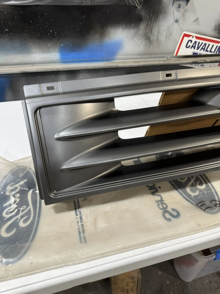 Parrilla delantera mate Ford Aerostar 1992-1997 1996 1995 1994 93 nuevo fabricante original Foto 2 de 4