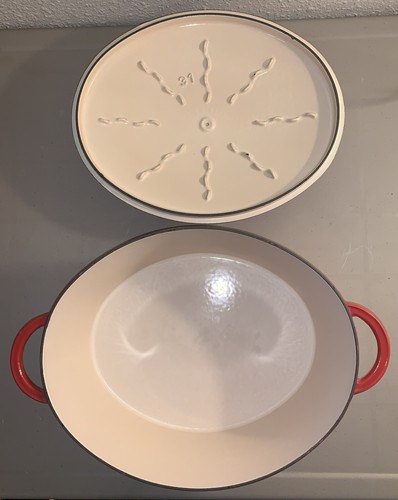 Vintage Staub Basix #31 Cast Iron Oval Red Orange Ombré Dutch Oven 6qt. - Picture 3 of 10